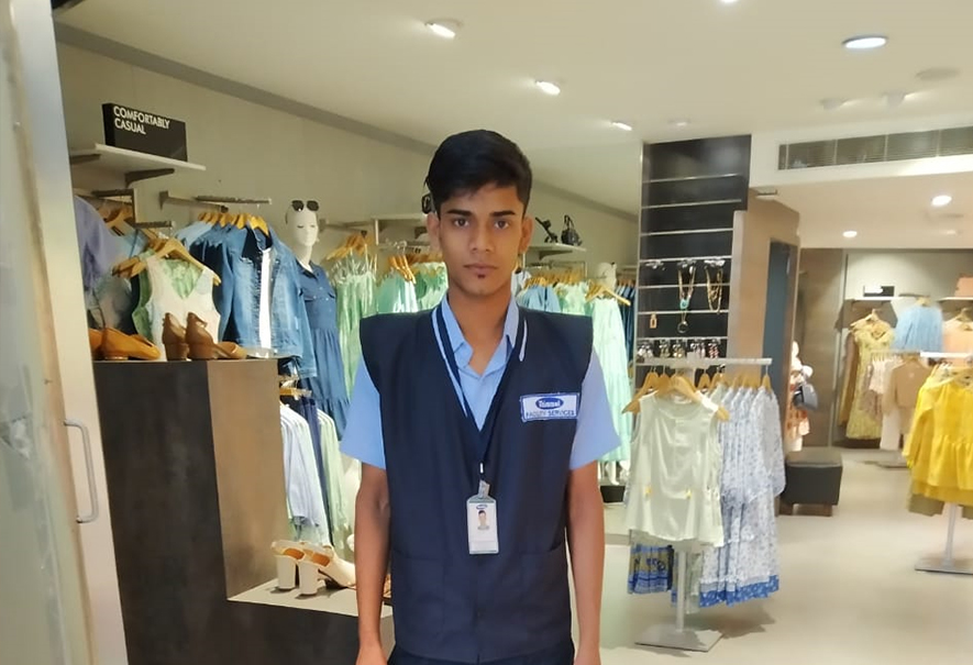 showroom Housekeeping